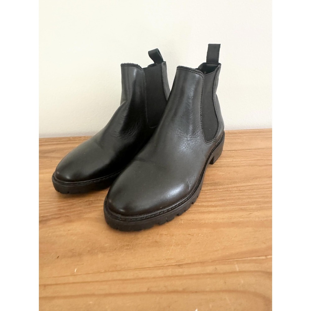 Steve Madden faux leather Chelsea boot NEW without box‎  Size 5.5
